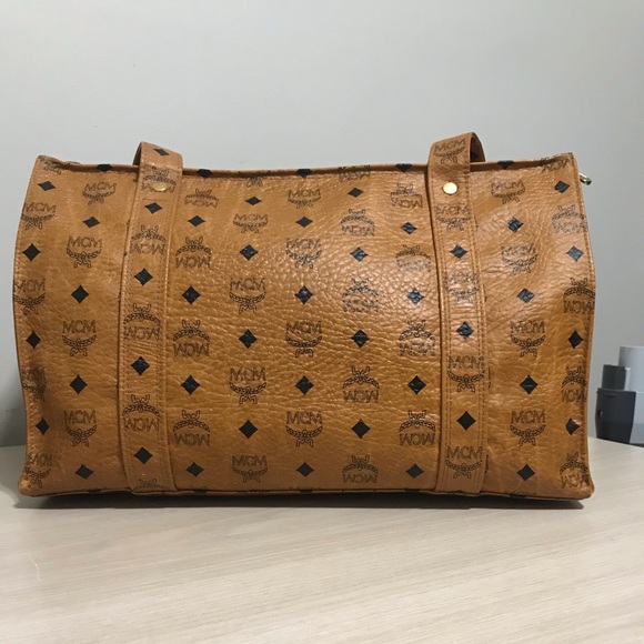 MCM Shopper Tote🌹 - Picture 3 of 13